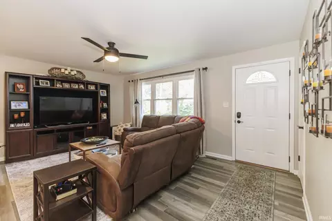 Entry Way - 201 E Davidson St, Muncie, IN 47303 photo 1 of 4