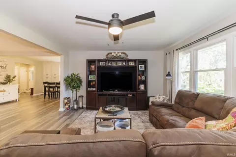 Living - 201 E Davidson St, Muncie, IN 47303 photo 2 of 2