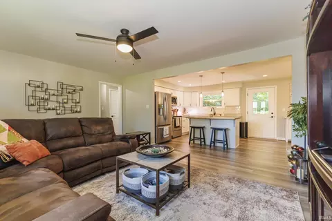 Living - 201 E Davidson St, Muncie, IN 47303 photo 1 of 2