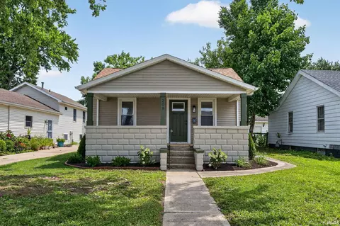 208 George St, Mishawaka, IN 46544