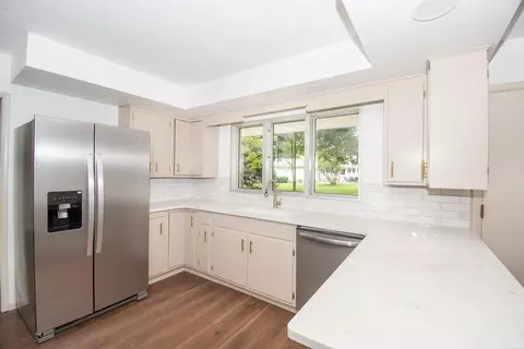 Kitchen - 0915 N 015 E, Lagrange, IN 46761 photo 2 of 4