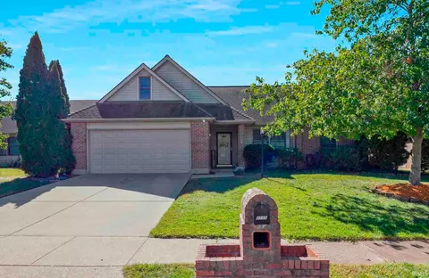 3805 Pine Needle Pt, Evansville, IN 47715