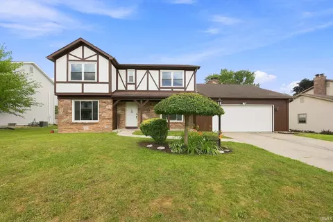 5724 Lancashire Ct, Fort Wayne, IN 46825