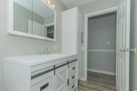Bath - 3116 Pollack Ave, Evansville, IN 47714 photo 3 of 3