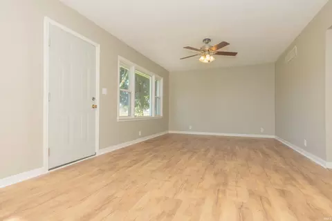 Living - 3116 Pollack Ave, Evansville, IN 47714 photo 1 of 4