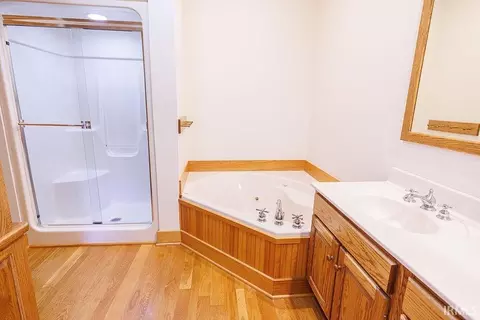 Bath - 2557 S Smith Rd, Bloomington, IN 47401 photo 1 of 6