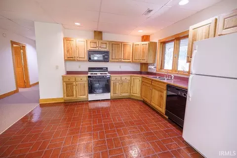 Kitchen - 2557 S Smith Rd, Bloomington, IN 47401 photo 3 of 4