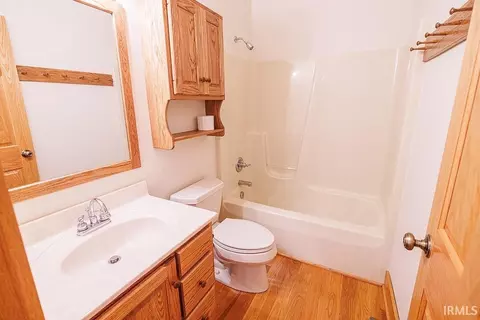 Bath - 2557 S Smith Rd, Bloomington, IN 47401 photo 2 of 6