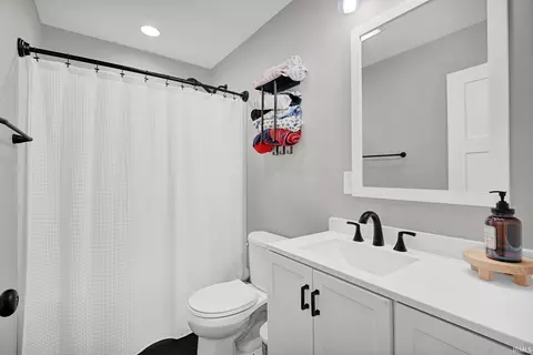 Bath - 120 Bluebird Ln, Mitchell, IN 47446 photo 1 of 2