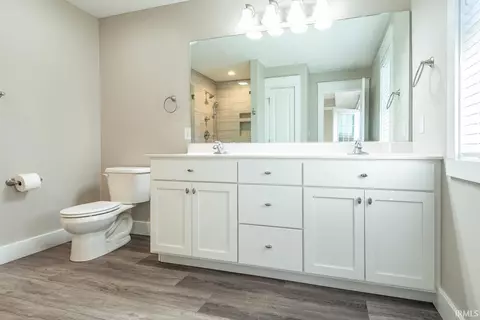 Bath - 3937 S Cramer Cir, Bloomington, IN 47403 photo 3 of 4