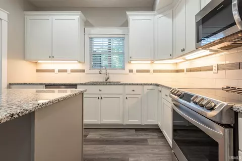 Kitchen - 3937 S Cramer Cir, Bloomington, IN 47403 photo 3 of 5