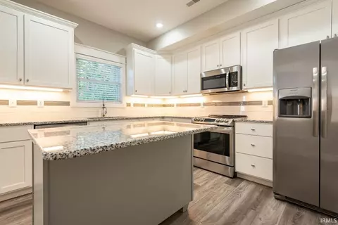 Kitchen - 3937 S Cramer Cir, Bloomington, IN 47403 photo 4 of 5