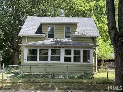 1922 Leer St, South Bend, IN 46613