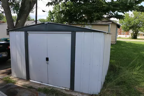 1617 12 E 4th St, Mishawaka, IN 46544 photo 9