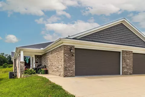 1508 Kennel Dr #A, Evansville, IN 47710