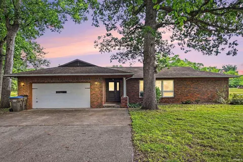 1313 Eola Dr, Winona Lake, IN 46590