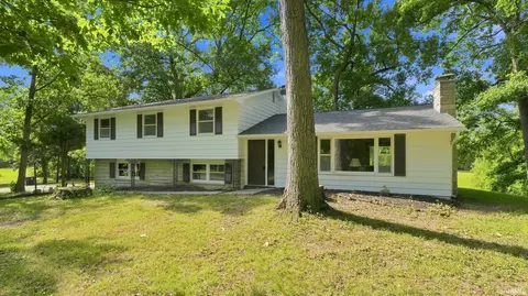 608 E Till Rd, Fort Wayne, IN 46825