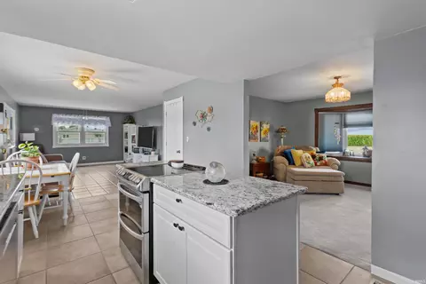 Kitchen - 3949 E 250 Rd, Kokomo, IN 46901 photo 3 of 5