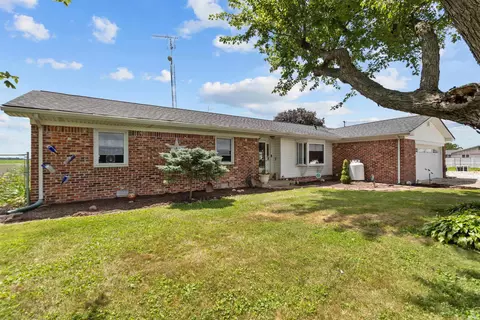 Exterior - 3949 E 250 Rd, Kokomo, IN 46901 photo 2 of 10