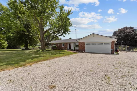 Exterior - 3949 E 250 Rd, Kokomo, IN 46901 photo 4 of 10