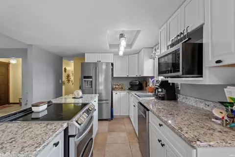 Kitchen - 3949 E 250 Rd, Kokomo, IN 46901 photo 4 of 5