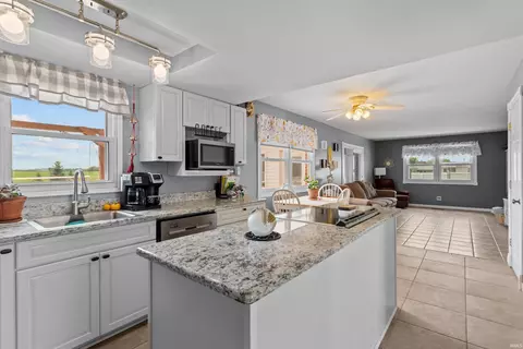 Kitchen - 3949 E 250 Rd, Kokomo, IN 46901 photo 2 of 5
