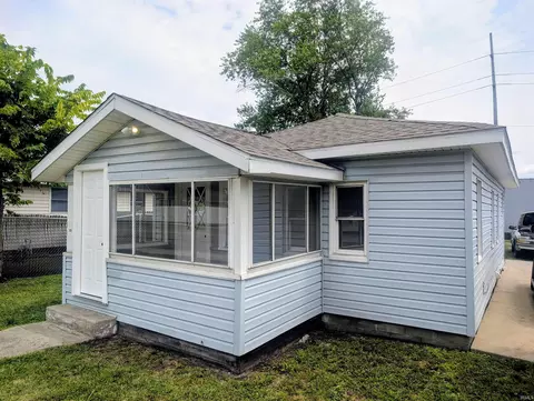 1014 Union St, Mishawaka, IN 46544