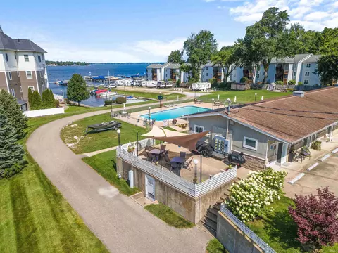 10025 N Turkey Creek Apt 5 Rd, Syracuse, IN 46567