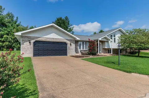 8330 Greendale Dr, Evansville, IN 47711