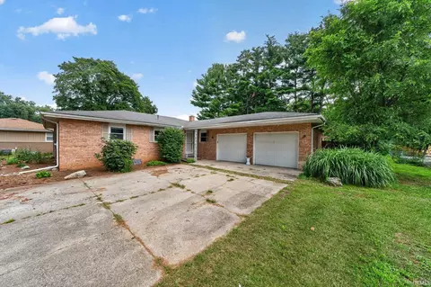 55880 River Shore Ln, Elkhart, IN 46516