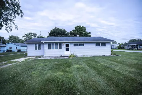 400 Gym St, Farmland, IN 47340