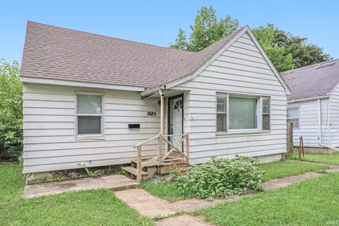 1829 N Brookfield St, South Bend, IN 46628