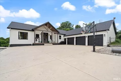 2584 W Sheckler Rd, Columbia City, IN 46725