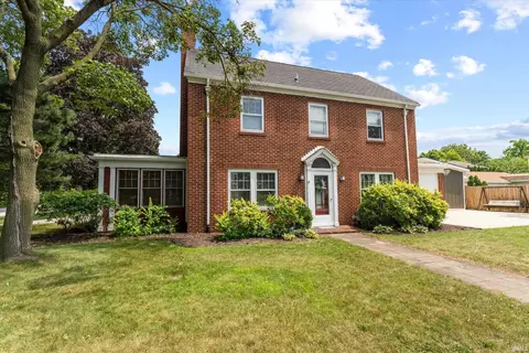 1102 E Wayne St, South Bend, IN 46615