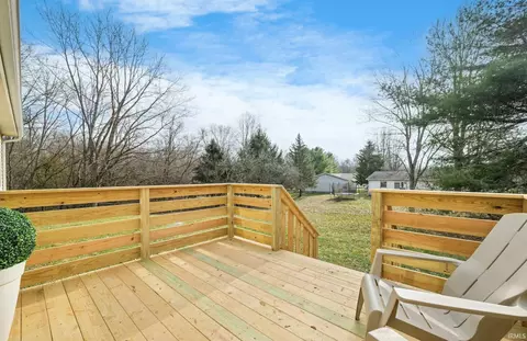 Exterior - 5927 S Phyllis Ct, Bloomington, IN 47403 photo 2 of 3