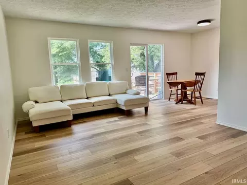 Living - 5927 S Phyllis Ct, Bloomington, IN 47403 photo 2 of 3