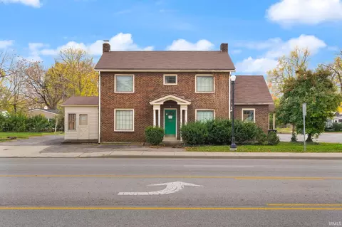1302 E 10th St, Jeffersonville, IN 47130