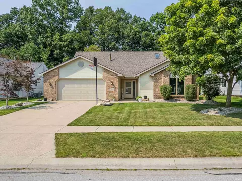 8630 Spring Forest Dr, Fort Wayne, IN 46804