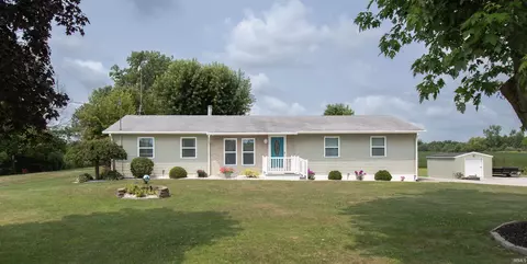 6630 S State Road 3, Wolcottville, IN 46795