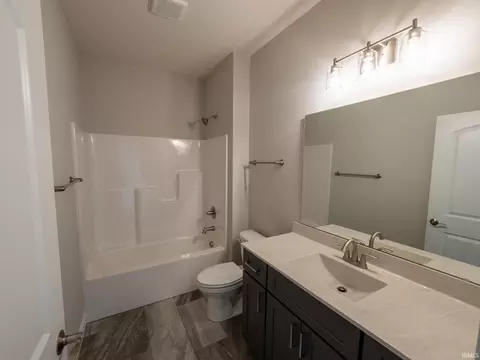 Bath - 112 Williston Ct, Delphi, IN 46923 photo 2 of 4