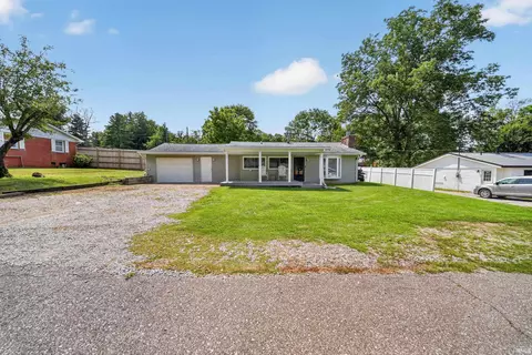 526 S 8th St, Rockport, IN 47635
