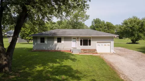 1588 Bawel Rd, Boonville, IN 47601