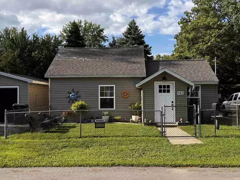 943 E Garfield St, Warsaw, IN 46580