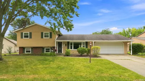 5714 Montavilla Dr, Fort Wayne, IN 46815