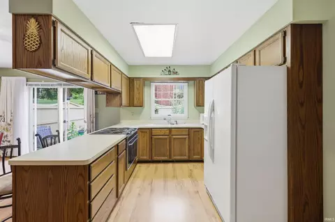 Kitchen - 2648 E Windermere Woods Dr, Bloomington, IN 47401 photo 2 of 3
