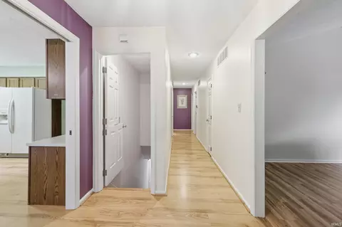 Entry Way - 2648 E Windermere Woods Dr, Bloomington, IN 47401 photo 2 of 4