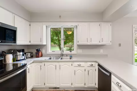 Kitchen - 3 Bohnert Ct, Jasper, IN 47546 photo 4 of 5