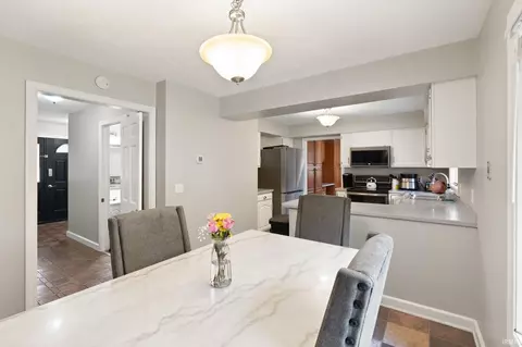 Dining - 3 Bohnert Ct, Jasper, IN 47546 photo 2 of 3