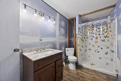 Bath - 1325 Fleenor Rd, Mitchell, IN 47446 photo 2 of 2
