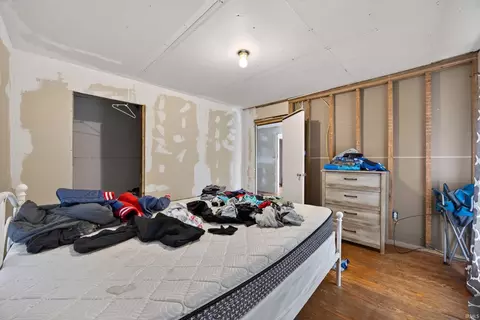 Bedroom - 1325 Fleenor Rd, Mitchell, IN 47446 photo 5 of 6